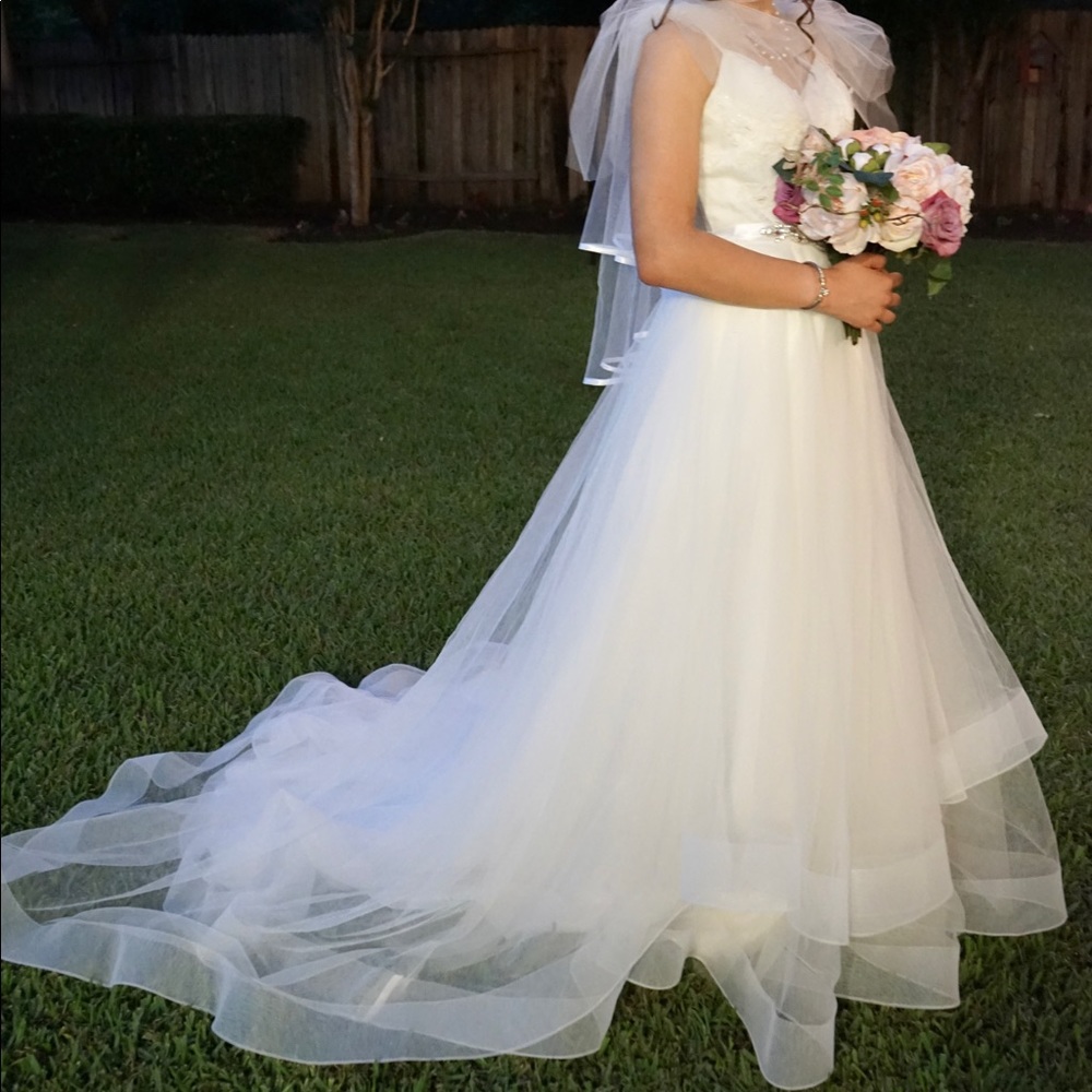 Wedding dress